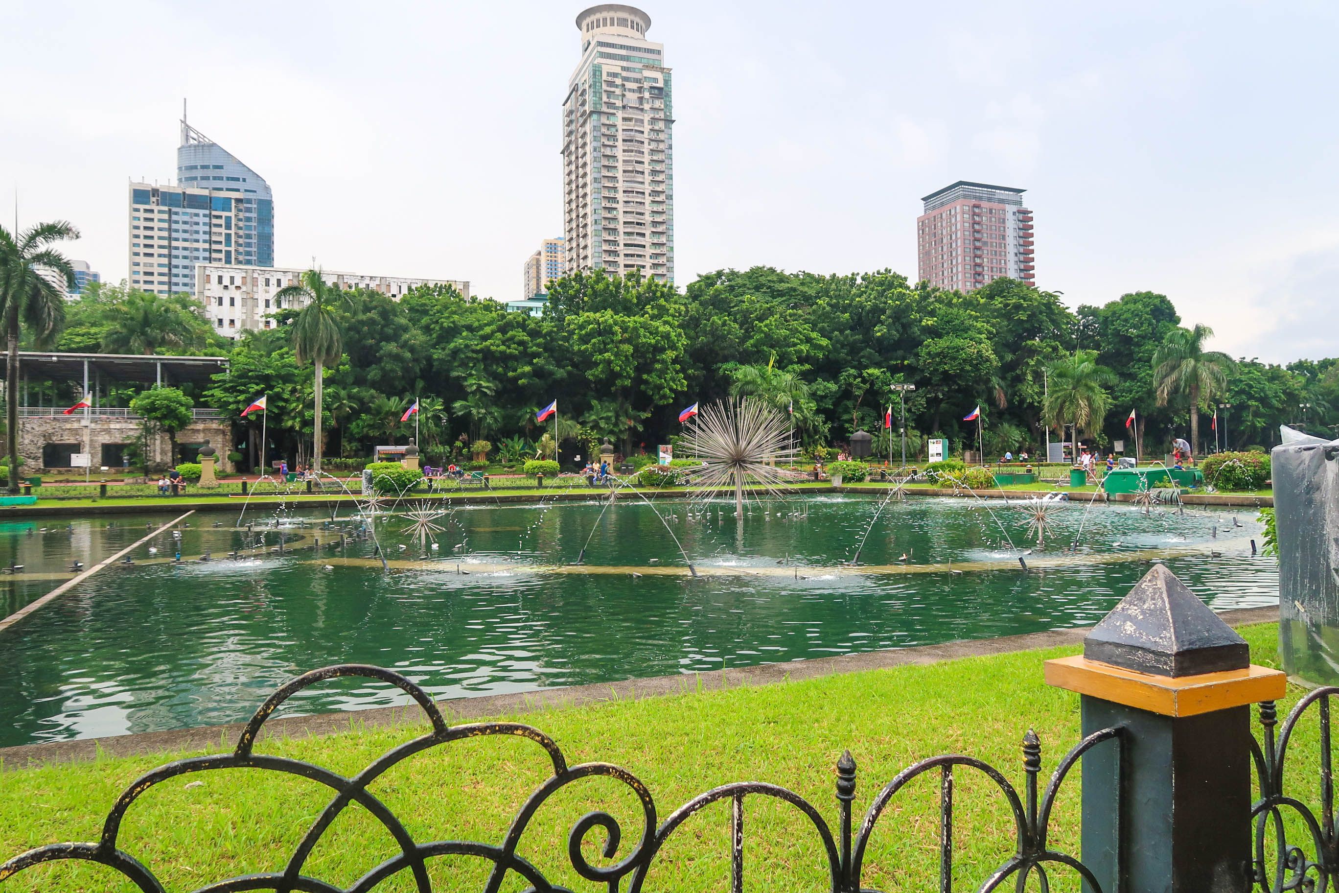 Rizal Park lagoa e recursos hídricos Manila Filipinas