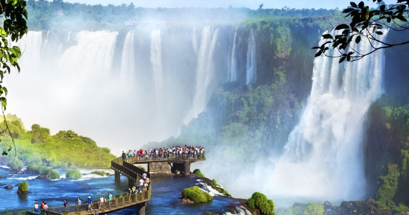 Turistas nas Cataratas do Iguaçu