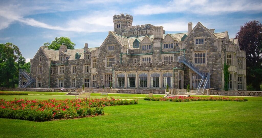 a mansion in sands point, long island, new york