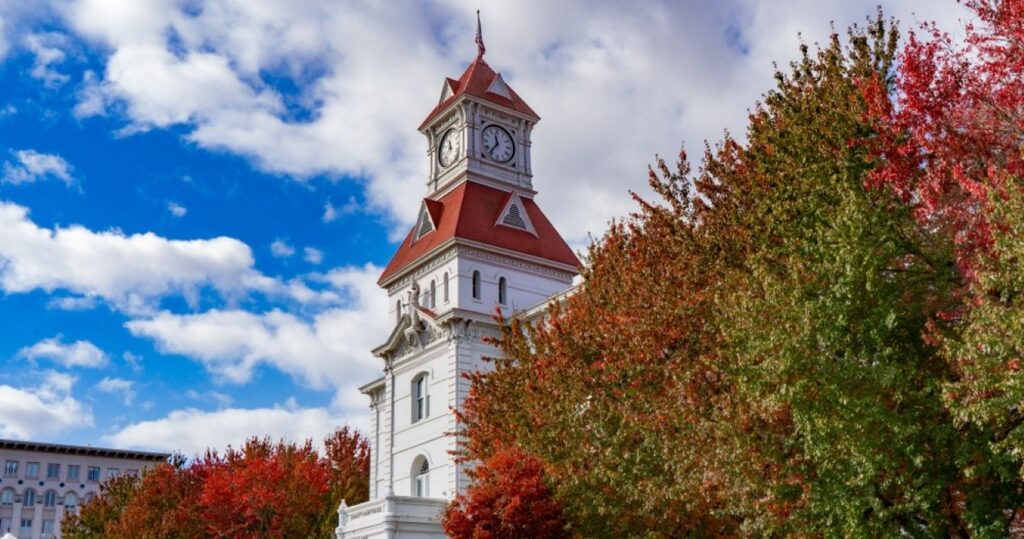 The Benton county courthouse in downtown Corvallis, Oregon
