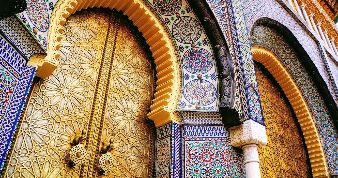 portas do templo em mosaico em marrocos