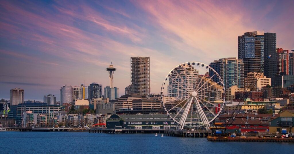 the seattle city skyline at sunset