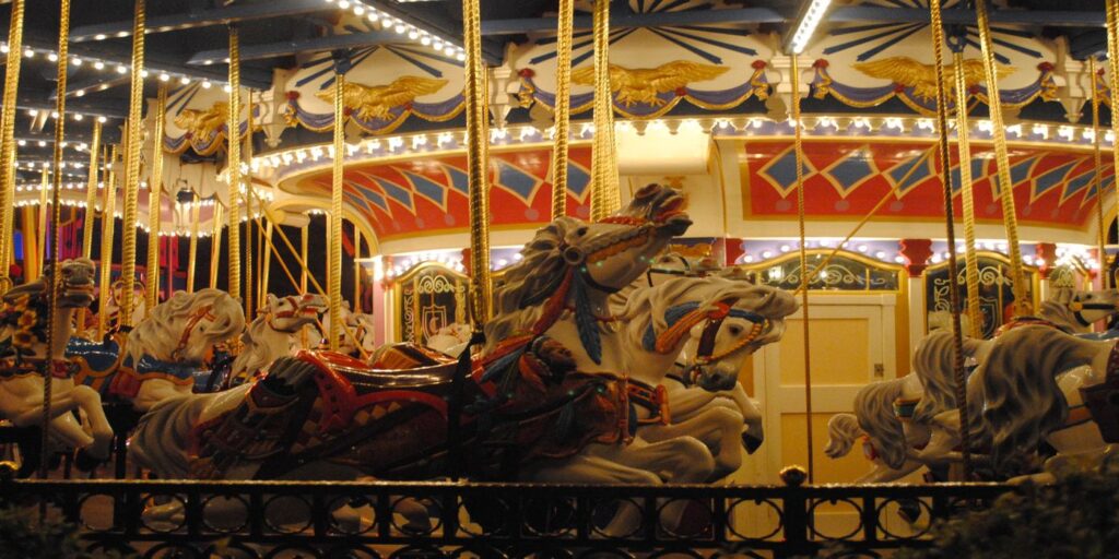 Parques da Disney: 10 detalhes ocultos por trás dos famosos passeios da Disney