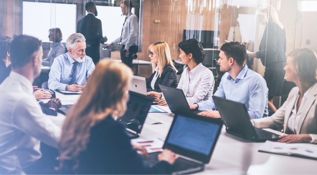 Sistema de recursos humanos: como avaliar o desempenho da equipe e atribuir bônus? 2 Grandes empresas